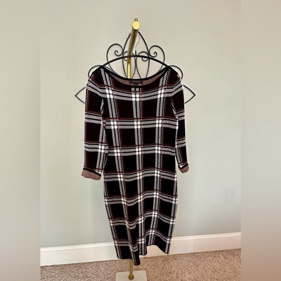 Ann Taylor Dresses & Skirts - Ann Taylor Plaid Sheath Dress